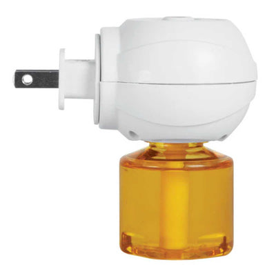 Vetworthy Pet Remedy Calming Diffuser with white housing and amber liquid container, front view close-up