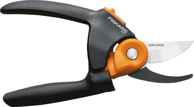 Fiskars Power Gear Large Bypass Pruner, 10 IN, black and orange close-up