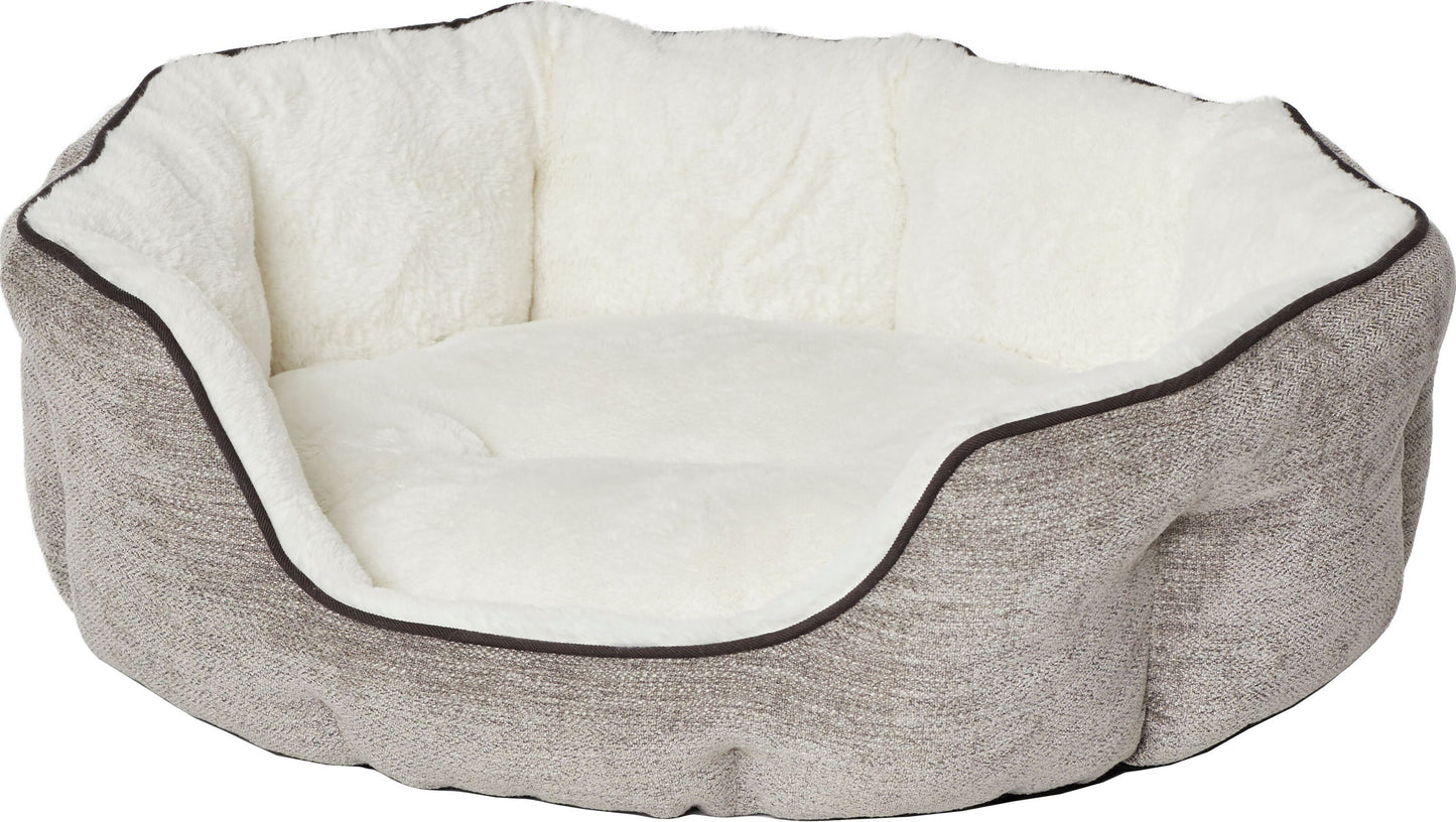 Quiet Time Tulip Pet Bed Fur